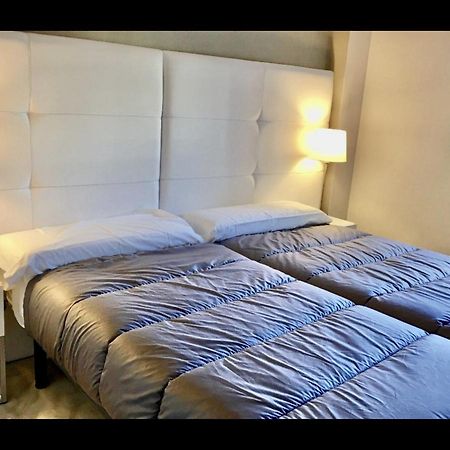 Mi Capricho A16 Beachfront Apartment Sitio de Calahonda Kültér fotó