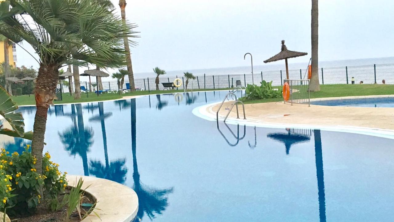 Mi Capricho A16 Beachfront Apartment Sitio de Calahonda Kültér fotó