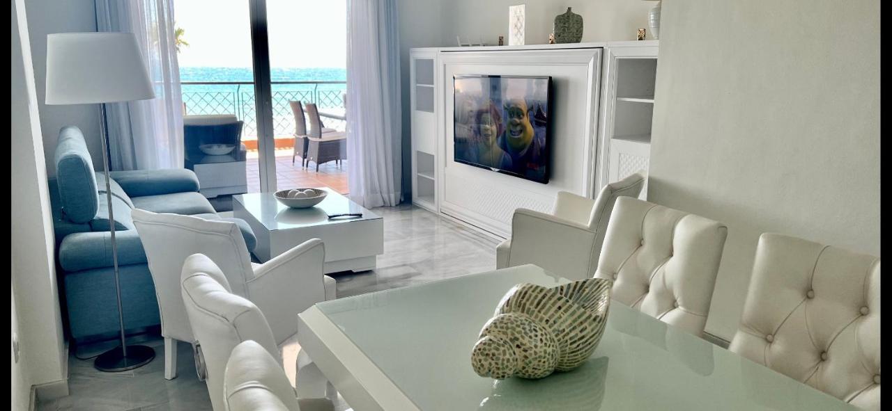 Mi Capricho A16 Beachfront Apartment Sitio de Calahonda Kültér fotó
