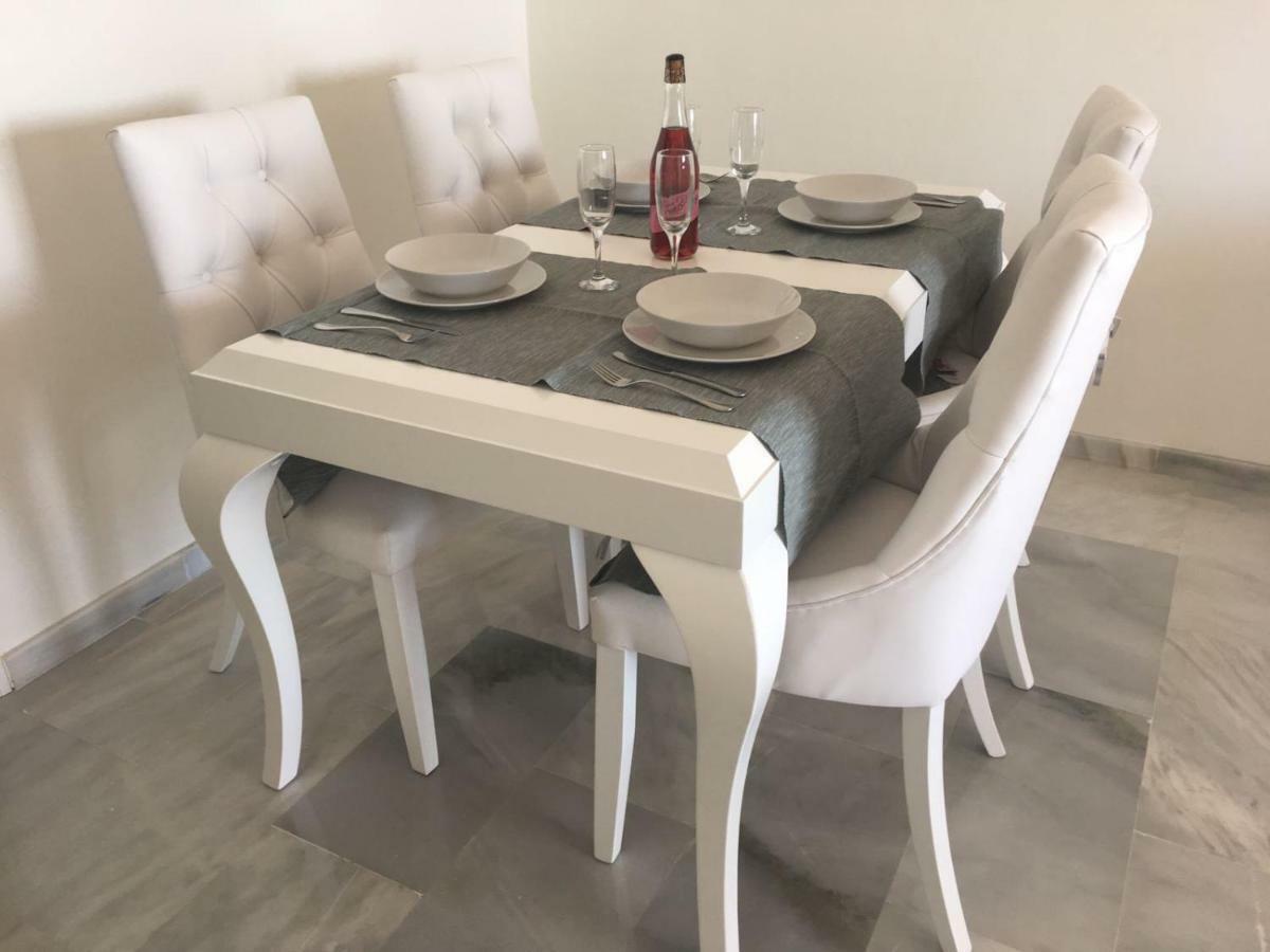 Mi Capricho A16 Beachfront Apartment Sitio de Calahonda Kültér fotó