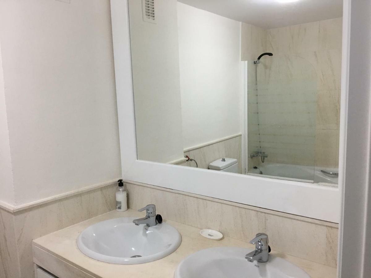 Mi Capricho A16 Beachfront Apartment Sitio de Calahonda Kültér fotó